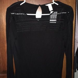 Black top w/ lace detail